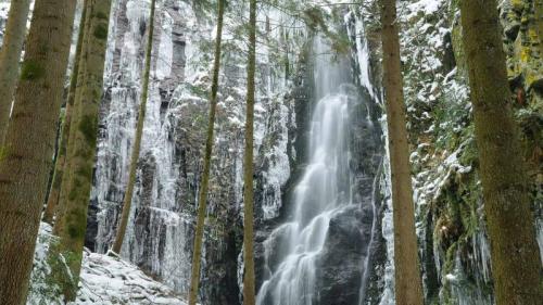 Der Burgbachwasserfall nahe Bad Rippoldsau-Schapbach im Winter, Baden-Württemberg, Deutschland (© Bildagentur Zoonar GmbH/Shutterstock) Bing Everyday Wallpaper 2018-01-08
/tmp/UploadBetagtfZMQ [Bing Everyday Wall Paper 2018-01-08] url = http://www.bing.com/az/hprichbg/rb/Burgbachwasserfall_DE-DE11960484620_1920x1080.jpg

File Size (KB): 283.41 KB
Last Modified: November 26 2021 18:34:57
