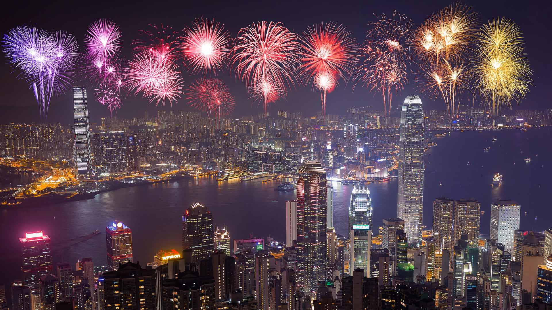 【今日除夕】璀璨烟花迎新年，中国香港 (©Thanapol Kuptanisakorn/ Alamy Stock Photo) Bing Everyday Wallpaper 2018-02-15, uED7Wb [Bing Everyday Wall Paper 2018-02-15] url = http://www.bing.com/az/hprichbg/rb/HongKongFireworks_ZH-CN13422096721_1920x1080.jpg