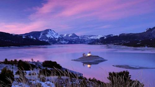 Die Kapelle Saint-Michel am Lac de Serre-Ponçon, Department Hautes-Alpes, Frankreich (© Hemis/Superstock) Bing Everyday Wallpaper 2018-02-16
/tmp/UploadBeta4TBIcY [Bing Everyday Wall Paper 2018-02-16] url = http://www.bing.com/az/hprichbg/rb/PonconFrance_DE-DE9179213182_1920x1080.jpg

File Size (KB): 81.46 KB
Last Modified: November 26 2021 18:34:41
