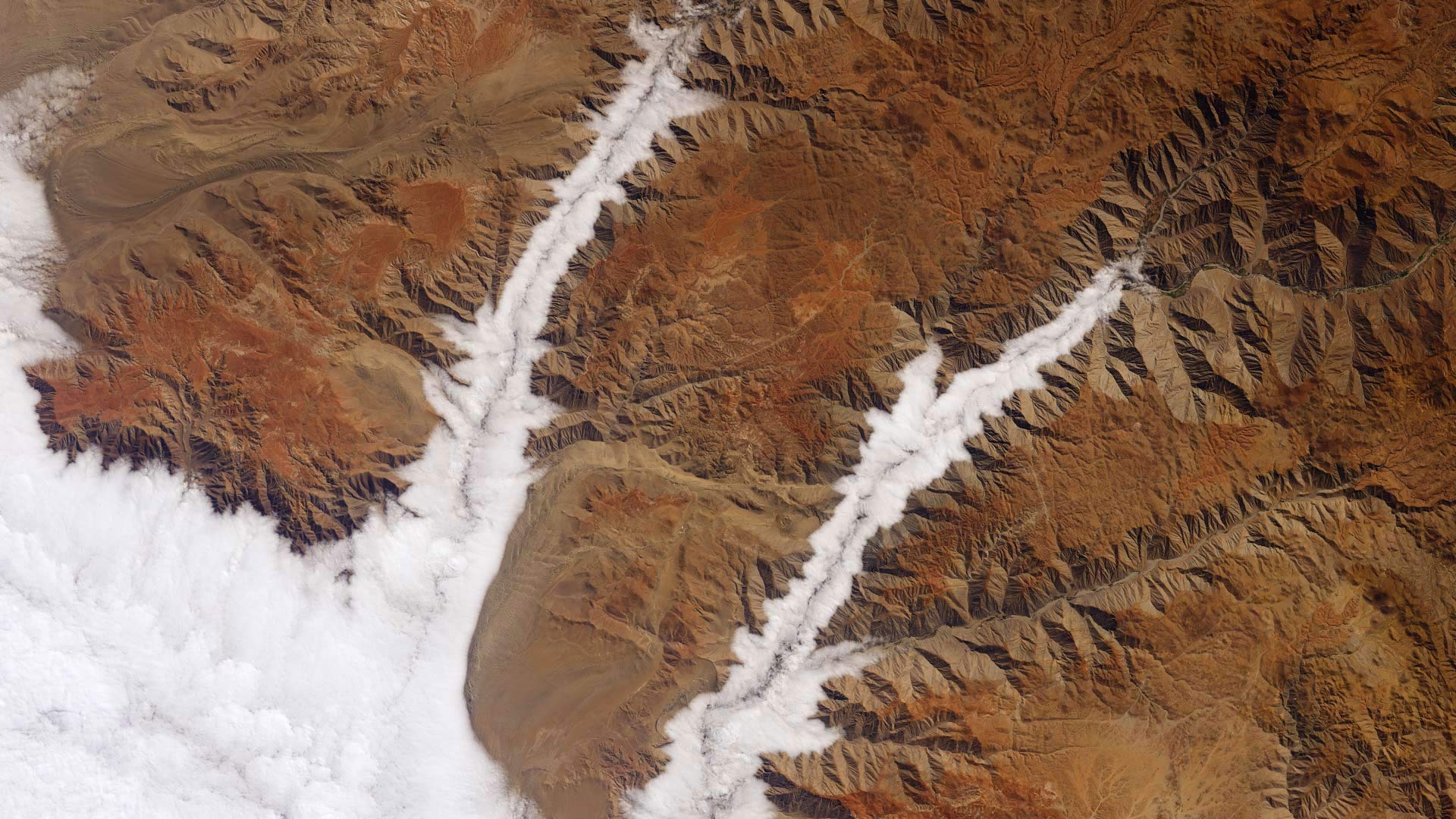 【今日世界气象日】秘鲁太平洋沿岸Yauca和Acarí河上空的云层 (© Joshua Stevens/NASA) Bing Everyday Wallpaper 2018-03-23, ogF0jH [Bing Everyday Wall Paper 2018-03-23] url = http://www.bing.com/az/hprichbg/rb/PeruCanyonClouds_ZH-CN10405307621_1920x1080.jpg