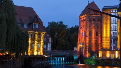 Abtsmühle und Lüner Mühle im alten Hafen von Lüneburg, Niedersachsen, Deutschland (© Oliver Hoffmann/Shutterstock) Bing Everyday Wallpaper 2018-05-21
/tmp/UploadBetaGYztmr [Bing Everyday Wall Paper 2018-05-21] url = http://www.bing.com/az/hprichbg/rb/LueneburgMuehlen_DE-DE7778826814_1920x1080.jpg

File Size (KB): 325.91 KB
Last Modified: November 26 2021 18:35:00
