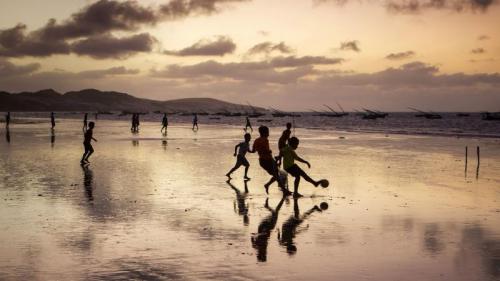 ｢サッカーに興じる少年たち｣ブラジル, セアラー州 (© National Geographic/Offset/Shutterstock) Bing Everyday Wallpaper 2018-06-24
/tmp/UploadBetauAywxV [Bing Everyday Wall Paper 2018-06-24] url = http://www.bing.com/az/hprichbg/rb/BeachSoccerBoys_JA-JP12914801215_1920x1080.jpg

File Size (KB): 336.47 KB
Last Modified: November 26 2021 18:35:50
