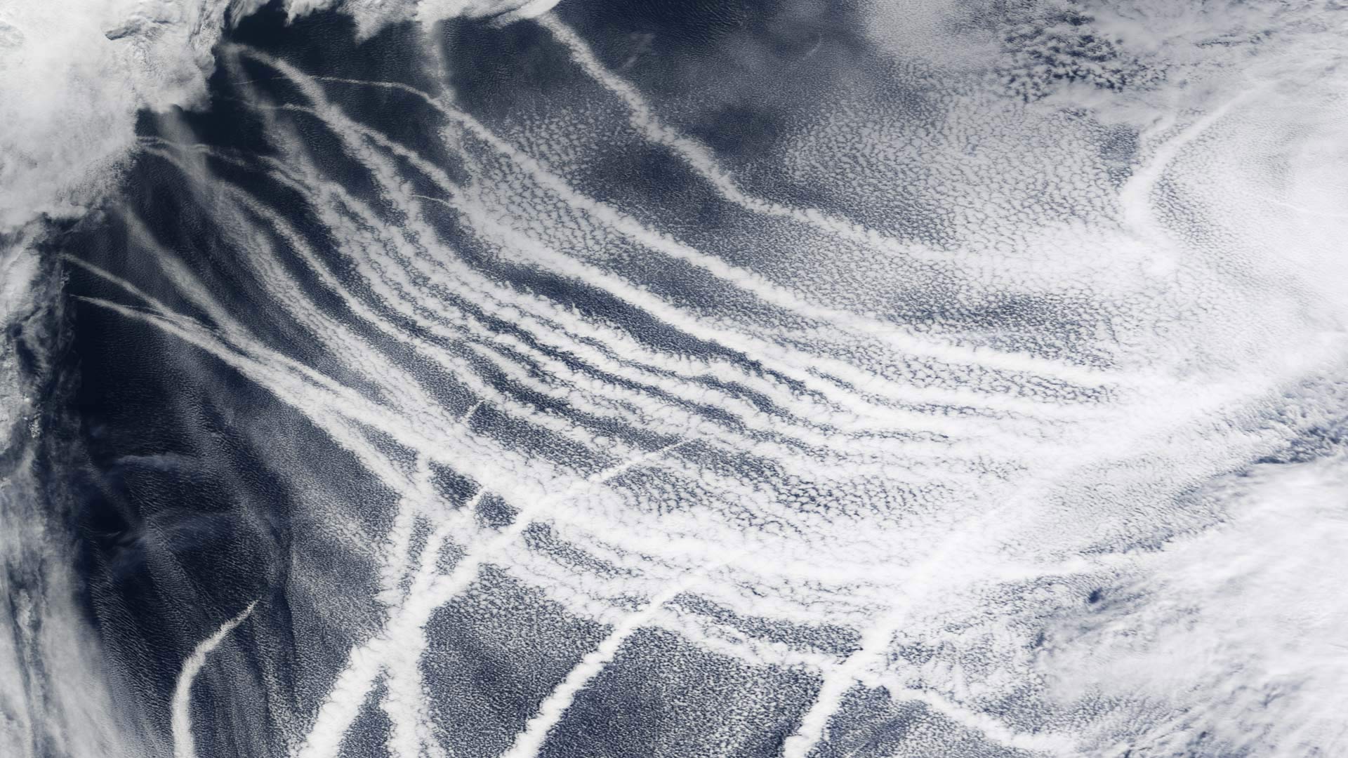 太平洋上空纵横交错的船舶轨迹 (© NASA) Bing Everyday Wallpaper 2018-06-25, pMGMXT [Bing Everyday Wall Paper 2018-06-25] url = http://www.bing.com/az/hprichbg/rb/MODIS_ZH-CN14242381223_1920x1080.jpg