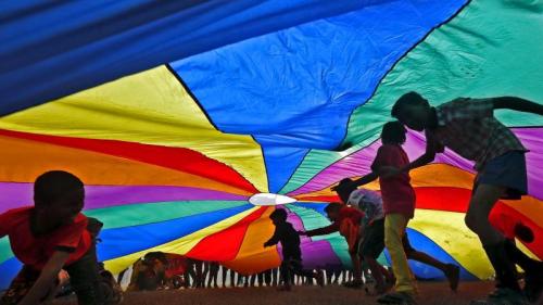 【今日国际友谊日】在降落伞下玩耍的孩子们，印度加尔各答 (© Rupak De Chowdhuri/Reuters) Bing Everyday Wallpaper 2018-07-30
/tmp/UploadBetaYGHFl5 [Bing Everyday Wall Paper 2018-07-30] url = http://www.bing.com/az/hprichbg/rb/ChildrenPlaying_ZH-CN9664693753_1920x1080.jpg

File Size (KB): 308.96 KB
Last Modified: November 26 2021 18:35:10
