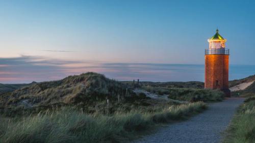 Leuchtfeuer Rotes Kliff bei Kampen, Sylt, Schleswig-Holstein, Deutschland (© Kerstin Bittner/Westend61/Shutterstock/Offset) Bing Everyday Wallpaper 2018-07-31
/tmp/UploadBetatUy8KB [Bing Everyday Wall Paper 2018-07-31] url = http://www.bing.com/az/hprichbg/rb/LeuchtfeuerRotesKliff_DE-DE9045826870_1920x1080.jpg

File Size (KB): 333.75 KB
Last Modified: November 26 2021 18:35:14
