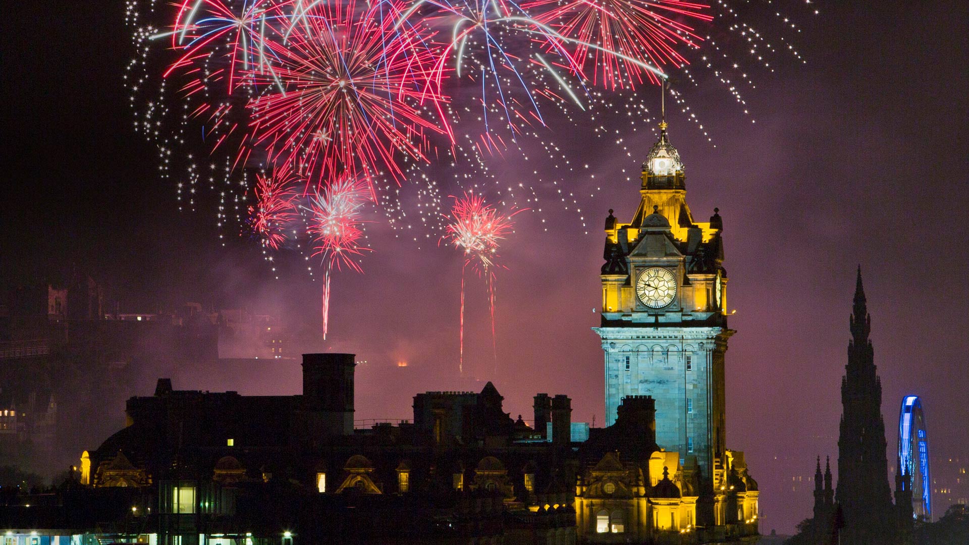 ｢エディンバラ・フェスティバルの花火｣イギリス, エディンバラ (© Kevin Carr/Getty Images) Bing Everyday Wallpaper 2018-08-03, WrZmkr [Bing Everyday Wall Paper 2018-08-03] url = http://www.bing.com/az/hprichbg/rb/FringeFireworks_JA-JP11044516483_1920x1080.jpg