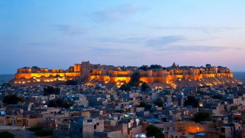 Jaisalmer Fort in Rajasthan, India (© Pep Roig/Alamy Stock Photo) Bing Everyday Wallpaper 2018-08-11
/tmp/UploadBetaRYpk4v [Bing Everyday Wall Paper 2018-08-11] url = http://www.bing.com/az/hprichbg/rb/JaisalmerFort_ROW14072584966_1920x1080.jpg

File Size (KB): 298.26 KB
Last Modified: November 26 2021 18:35:27
