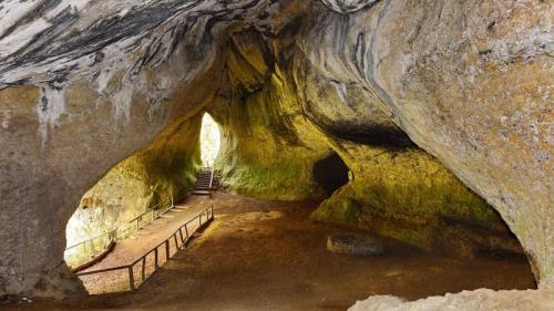 Ludwigshöhle, Fränkische Schweiz, Bayern, Deutschland (© Rüdiger Hess/geo-select FotoArt) Bing Everyday Wallpaper 2018-09-17
/tmp/UploadBetaKAntRc [Bing Everyday Wall Paper 2018-09-17] url = http://www.bing.com/az/hprichbg/rb/Ludwigshoehle_DE-DE10426365723_1920x1080.jpg

File Size (KB): 273.62 KB
Last Modified: November 26 2021 18:35:45

