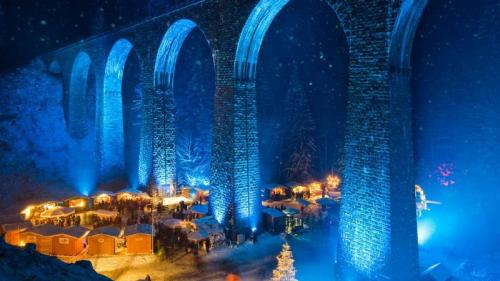 ｢ラヴェンナ渓谷のクリスマスマーケット｣ドイツ, フライブルク (© Daniel Schoenen/Aurora Photos) Bing Everyday Wallpaper 2018-12-21
/tmp/UploadBetaRA8e66 [Bing Everyday Wall Paper 2018-12-21] url = http://www.bing.com/az/hprichbg/rb/Ravennaschlucht_JA-JP3305336231_1920x1080.jpg

File Size (KB): 324.41 KB
Last Modified: November 26 2021 18:34:47
