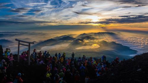 ｢富士山頂からのご来光｣富士山 (© Nopasorn Kowathanakul/Getty Images) Bing Everyday Wallpaper 2019-01-01
/tmp/UploadBetaLPJVqH [Bing Everyday Wall Paper 2019-01-01] url = http://www.bing.com/az/hprichbg/rb/FujiSunrise_JA-JP7394656332_1920x1080.jpg

File Size (KB): 333.67 KB
Last Modified: November 26 2021 18:38:21
