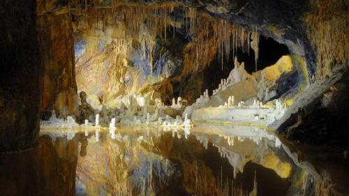 Saalfeld Fairy Grottoes, Thuringia, Germany (© mit4711/iStock/Getty Images Plus) Bing Everyday Wallpaper 2019-03-02
/tmp/UploadBetaAigKud [Bing Everyday Wall Paper 2019-03-02] url = http://www.bing.com/az/hprichbg/rb/FeengrottenMaerchendom_ROW4389075033_1920x1080.jpg

File Size (KB): 326.5 KB
Last Modified: November 26 2021 18:38:44
