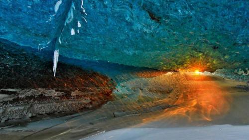 Eishöhle bei Sonnenuntergang, Vatnajökull, Island (© Johnathan Ampersand Esper/Aurora Photos) Bing Everyday Wallpaper 2019-04-12
/tmp/UploadBetaudLVci [Bing Everyday Wall Paper 2019-04-12] url = http://www.bing.com/th?id=OHR.FireIce_DE-DE7490319224_1920x1080.jpg

File Size (KB): 331.09 KB
Last Modified: November 26 2021 18:37:54
