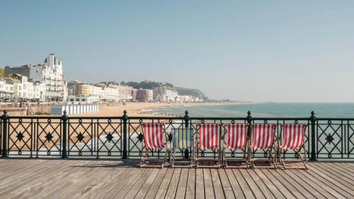 Deckchairs on Hastings Pier, East Sussex, England (© ams images/Alamy) Bing Everyday Wallpaper 2019-08-05
/tmp/UploadBeta7eX2dc [Bing Everyday Wall Paper 2019-08-05] url = http://www.bing.com/th?id=OHR.HastingsPier_EN-GB3313859348_1920x1080.jpg

File Size (KB): 315.82 KB
Last Modified: November 26 2021 18:38:55
