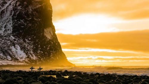 罗弗敦群岛的北极冲浪之旅，挪威罗弗敦大师赛 (© Nicolás Pina/Tandem Stills + Motion) Bing Everyday Wallpaper 2019-09-25
/tmp/UploadBetaurb2yT [Bing Everyday Wall Paper 2019-09-25] url = http://www.bing.com/th?id=OHR.LofotenSurfing_ZH-CN5901239545_1920x1080.jpg

File Size (KB): 314.95 KB
Last Modified: November 26 2021 18:39:35
