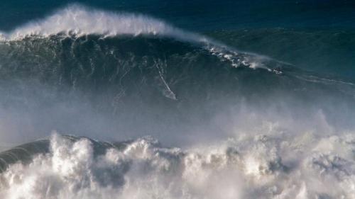 Rodrigo Koxa riding the biggest wave ever surfed, on Nov 8, 2017, off the coast of Nazaré, Portugal (© Pedro Cruz/AP Photo) Bing Everyday Wallpaper 2019-11-13
/tmp/UploadBetaCBV17e [Bing Everyday Wall Paper 2019-11-13] url = http://www.bing.com/th?id=OHR.BigWaveSurfing_EN-AU9986622435_1920x1080.jpg

File Size (KB): 331.62 KB
Last Modified: November 26 2021 18:39:18
