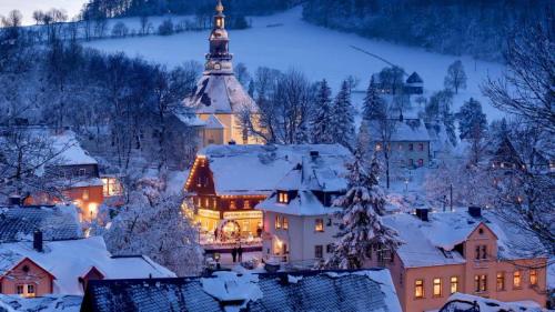 Seiffen im Erzgebirge, Sachsen, Deutschland (© Reinhard Schmid/Huber/eStock Photo) Bing Everyday Wallpaper 2020-01-08
/tmp/UploadBetast3NLI [Bing Everyday Wall Paper 2020-01-08] url = http://www.bing.com/th?id=OHR.SeiffenWinter_DE-DE2404923506_1920x1080.jpg

File Size (KB): 274.44 KB
Last Modified: November 26 2021 18:36:31
