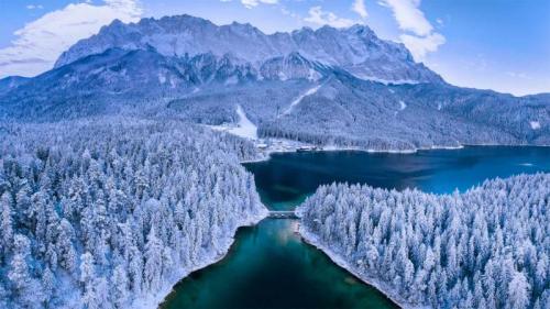 楚格峰下的艾布湖，德国巴伐利亚 (© Marc Hohenleitner/Huber/eStock Photo) Bing Everyday Wallpaper 2020-01-12
/tmp/UploadBetaP1ZEJA [Bing Everyday Wall Paper 2020-01-12] url = http://www.bing.com/th?id=OHR.Zugspitze_ZH-CN1831794930_1920x1080.jpg

File Size (KB): 326.53 KB
Last Modified: November 26 2021 18:36:27
