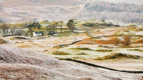 Hoar frost on vegetation near Coniston, Lake District (© Ashley Cooper/Getty Images) Bing Everyday Wallpaper 2020-01-28
/tmp/UploadBetaqeB6Gt [Bing Everyday Wall Paper 2020-01-28] url = http://www.bing.com/th?id=OHR.TarnHows_EN-GB9945341259_1920x1080.jpg

File Size (KB): 289.32 KB
Last Modified: November 26 2021 18:36:28
