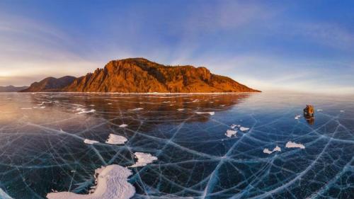汽车穿过贝加尔湖冰面的鸟瞰图，俄罗斯 (© Amazing Aerial Agency/Offset) Bing Everyday Wallpaper 2020-01-30
/tmp/UploadBeta2mM1p6 [Bing Everyday Wall Paper 2020-01-30] url = http://www.bing.com/th?id=OHR.LakeBaikal_ZH-CN1853812638_1920x1080.jpg

File Size (KB): 325.93 KB
Last Modified: November 26 2021 18:36:28

