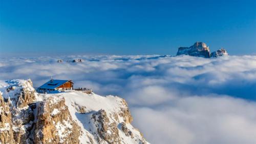 Rifugio Lagazuoi über den Wolken mit dem Monte Pelmo im Hintergrund, Dolomiten, Italien (© Nicolo Miana/eStock Photo) Bing Everyday Wallpaper 2020-02-17
/tmp/UploadBetaG51AsC [Bing Everyday Wall Paper 2020-02-17] url = http://www.bing.com/th?id=OHR.CloudsPelmo_DE-DE1447678794_1920x1080.jpg

File Size (KB): 322.63 KB
Last Modified: November 26 2021 18:36:07
