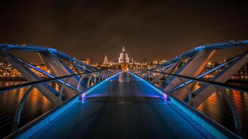 以圣保罗大教堂为背景的千禧桥，英国伦敦 (© Scott Baldock/Getty Images) Bing Everyday Wallpaper 2020-06-10
/tmp/UploadBetaHxaLgl [Bing Everyday Wall Paper 2020-06-10] url = http://www.bing.com/th?id=OHR.WobblyBridge_ZH-CN7751845685_1920x1080.jpg

File Size (KB): 325.17 KB
Last Modified: November 26 2021 18:37:50
