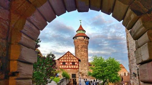 Sinwellturm der Kaiserburg, Nürnberg, Bayern (© Rüdiger Hess/geo-select FotoArt) Bing Everyday Wallpaper 2020-07-22
/tmp/UploadBetaR2mOP9 [Bing Everyday Wall Paper 2020-07-22] url = http://www.bing.com/th?id=OHR.NuernbergBurg_DE-DE1059399822_1920x1080.jpg

File Size (KB): 327.04 KB
Last Modified: November 26 2021 18:36:48
