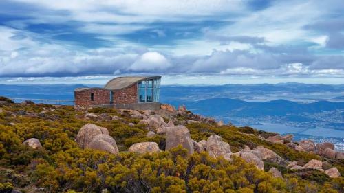 Mt Wellington observation deck with views of Hobart city, Tasmania (© Tommy Atthi/Getty Images) Bing Everyday Wallpaper 2020-08-26
/tmp/UploadBetaPzzEeB [Bing Everyday Wall Paper 2020-08-26] url = http://www.bing.com/th?id=OHR.MtWellington_EN-AU5632104956_1920x1080.jpg

File Size (KB): 328.07 KB
Last Modified: November 26 2021 18:37:09
