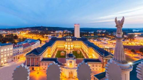 Blick von der Nikolaikirche auf das Stadtschloss mit dem Fortunaportal, Potsdam, Brandenburg (© Westend61/Cavan Images) Bing Everyday Wallpaper 2020-10-03
/tmp/UploadBetaYM2F3E [Bing Everyday Wall Paper 2020-10-03] url = http://www.bing.com/th?id=OHR.PotsdamStadtschloss_DE-DE5583287630_1920x1080.jpg

File Size (KB): 324.18 KB
Last Modified: November 26 2021 18:37:22
