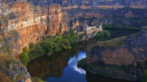 Nuestra Señora de la Hoz, an old monastery in the Duratón River gorge, Segovia, Castile and León, Spain (© Arco Images GmbH/Alamy) Bing Everyday Wallpaper 2020-11-21
/tmp/UploadBetapo0PET [Bing Everyday Wall Paper 2020-11-21] url = http://www.bing.com/th?id=OHR.HocesDuraton_EN-AU1920978621_1920x1080.jpg

File Size (KB): 325.81 KB
Last Modified: November 26 2021 18:37:26
