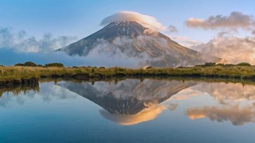 塔拉纳基山，新西兰艾格蒙特国家公园 (© Francesco Vaninetti/plainpicture) Bing Everyday Wallpaper 2020-11-29
/tmp/UploadBetajWAyVR [Bing Everyday Wall Paper 2020-11-29] url = http://www.bing.com/th?id=OHR.MountTaranaki_ZH-CN1962085466_1920x1080.jpg

File Size (KB): 328.08 KB
Last Modified: November 26 2021 18:37:25
