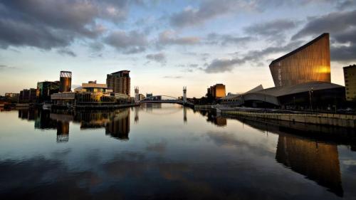 The Lowry Theatre and Imperial War Museum North, with reflections at Salford Quays, Greater Manchester (© Michelle McMahon/Getty Images) Bing Everyday Wallpaper 2020-12-09
/tmp/UploadBeta2SoN3J [Bing Everyday Wall Paper 2020-12-09] url = http://www.bing.com/th?id=OHR.SalfordQuays_EN-GB5502592351_1920x1080.jpg

File Size (KB): 327.58 KB
Last Modified: November 26 2021 18:36:23
