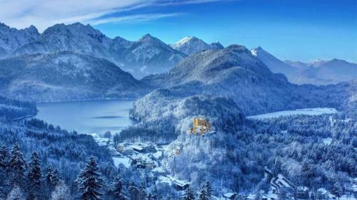 Hohenschwangau Castle, Bavaria, Germany (© Mespilia/Shutterstock) Bing Everyday Wallpaper 2021-01-04
/tmp/UploadBetadOIsR0 [Bing Everyday Wall Paper 2021-01-04] url = http://www.bing.com/th?id=OHR.HohenschwangauWinter_EN-US4258102206_1920x1080.jpg

File Size (KB): 326.4 KB
Last Modified: November 26 2021 18:32:37

