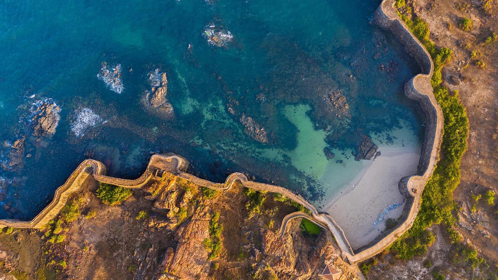 Sindhudurg堡，印度马哈拉施特拉邦 (© MovingMaratha/Alamy) Bing Everyday Wallpaper 2021-01-12, q3Pu1r [Bing Everyday Wall Paper 2021-01-12] url = http://www.bing.com/th?id=OHR.SeaFort_ZH-CN0457624725_1920x1080.jpg