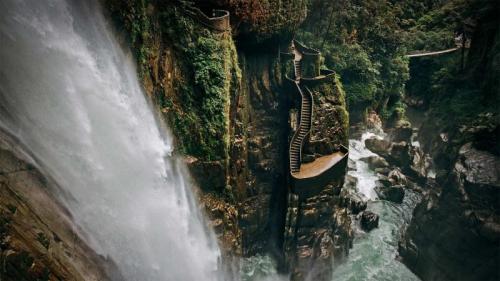 巴尼奥斯附近的阿格杨瀑布，厄瓜多尔 (© Laura BC/Getty Images) Bing Everyday Wallpaper 2021-01-17
/tmp/UploadBetafxuA47 [Bing Everyday Wall Paper 2021-01-17] url = http://www.bing.com/th?id=OHR.PailonDelDiablo_ZH-CN9146230830_1920x1080.jpg

File Size (KB): 326.01 KB
Last Modified: November 26 2021 18:32:40

