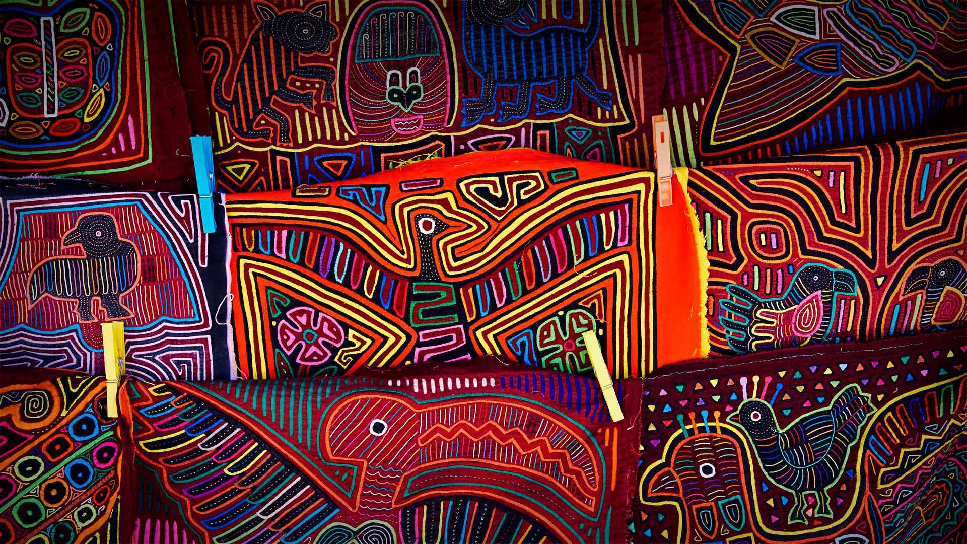 Traditionelle Molas des Kuna-Volks, San-Blas-Inseln, Panama (© Lars Schneider/Tandem Stills + Motion) Bing Everyday Wallpaper 2021-01-23, DSzt0L [Bing Everyday Wall Paper 2021-01-23] url = http://www.bing.com/th?id=OHR.Molas_DE-DE1903180312_1920x1080.jpg