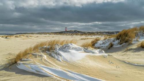 Strand der Insel Sylt, Schleswig-Holstein, im Winter (© RelaxFoto.de/iStock/Getty Images Plus) Bing Everyday Wallpaper 2021-02-04
/tmp/UploadBetaqt4CUw [Bing Everyday Wall Paper 2021-02-04] url = http://www.bing.com/th?id=OHR.SyltWinter_DE-DE5172593931_1920x1080.jpg

File Size (KB): 322.28 KB
Last Modified: November 26 2021 18:32:19
