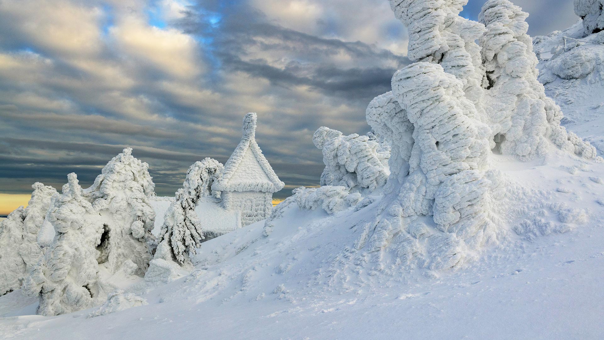Eingeschneite Arberkapelle am Großen Arber, Niederbayern, Bayern (© Cornelia Dörr/Huber/eStock Photo) Bing Everyday Wallpaper 2021-02-16, 4lNg81 [Bing Everyday Wall Paper 2021-02-16] url = http://www.bing.com/th?id=OHR.GrosserArberWinter_DE-DE2375390535_1920x1080.jpg