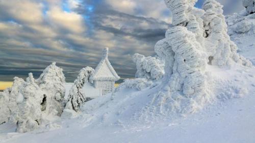 Eingeschneite Arberkapelle am Großen Arber, Niederbayern, Bayern (© Cornelia Dörr/Huber/eStock Photo) Bing Everyday Wallpaper 2021-02-16
/tmp/UploadBeta4lNg81 [Bing Everyday Wall Paper 2021-02-16] url = http://www.bing.com/th?id=OHR.GrosserArberWinter_DE-DE2375390535_1920x1080.jpg

File Size (KB): 304.49 KB
Last Modified: November 26 2021 18:32:19
