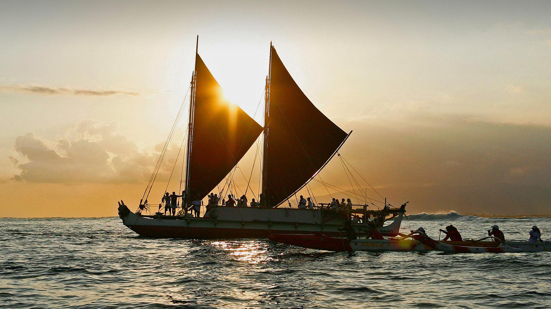 The Hōkūle'a, a traditional Hawaiian voyaging canoe, departs for a 3-year voyage from Honolulu, Hawaii, on May 17, 2014 (© Reuters/Alamy) Bing Everyday Wallpaper 2021-05-11, ySDRLK [Bing Everyday Wall Paper 2021-05-11] url = http://www.bing.com/th?id=OHR.Hokulea_EN-US8698576653_1920x1080.jpg