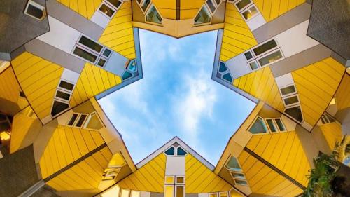 Cube houses in Rotterdam, the Netherlands (© Don Mennig/Alamy) Bing Everyday Wallpaper 2021-05-22
/tmp/UploadBeta8E8OL9 [Bing Everyday Wall Paper 2021-05-22] url = http://www.bing.com/th?id=OHR.CubicHouse_EN-GB9137428361_1920x1080.jpg

File Size (KB): 321.5 KB
Last Modified: November 26 2021 18:32:56
