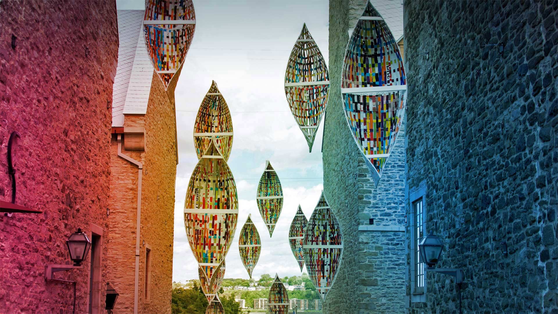 ｢ケベック旧市街のアートインスタレーション｣カナダ, ケベック州 (© Lucbouch/Getty Images) Bing Everyday Wallpaper 2021-07-01, V4aFh9 [Bing Everyday Wall Paper 2021-07-01] url = http://www.bing.com/th?id=OHR.HangingCanoes_JA-JP3272603905_1920x1080.jpg