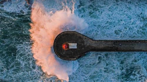 海浪撞击费尔盖拉什灯塔，葡萄牙波尔图 (© Stephan Zirwes/Offset by Shutterstock) Bing Everyday Wallpaper 2021-07-12
/tmp/UploadBeta5GNcfC [Bing Everyday Wall Paper 2021-07-12] url = http://www.bing.com/th?id=OHR.LighthouseWave_ZH-CN5731015881_1920x1080.jpg

File Size (KB): 324.93 KB
Last Modified: November 26 2021 18:33:04
