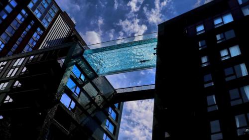 ｢エンバシーガーデンズの空中プール｣英国, ロンドン (© Xinhua News Agency/Getty Images) Bing Everyday Wallpaper 2021-08-05
/tmp/UploadBeta5HA2fJ [Bing Everyday Wall Paper 2021-08-05] url = http://www.bing.com/th?id=OHR.SkyPool_JA-JP6696386524_1920x1080.jpg

File Size (KB): 297.01 KB
Last Modified: November 26 2021 18:33:39
