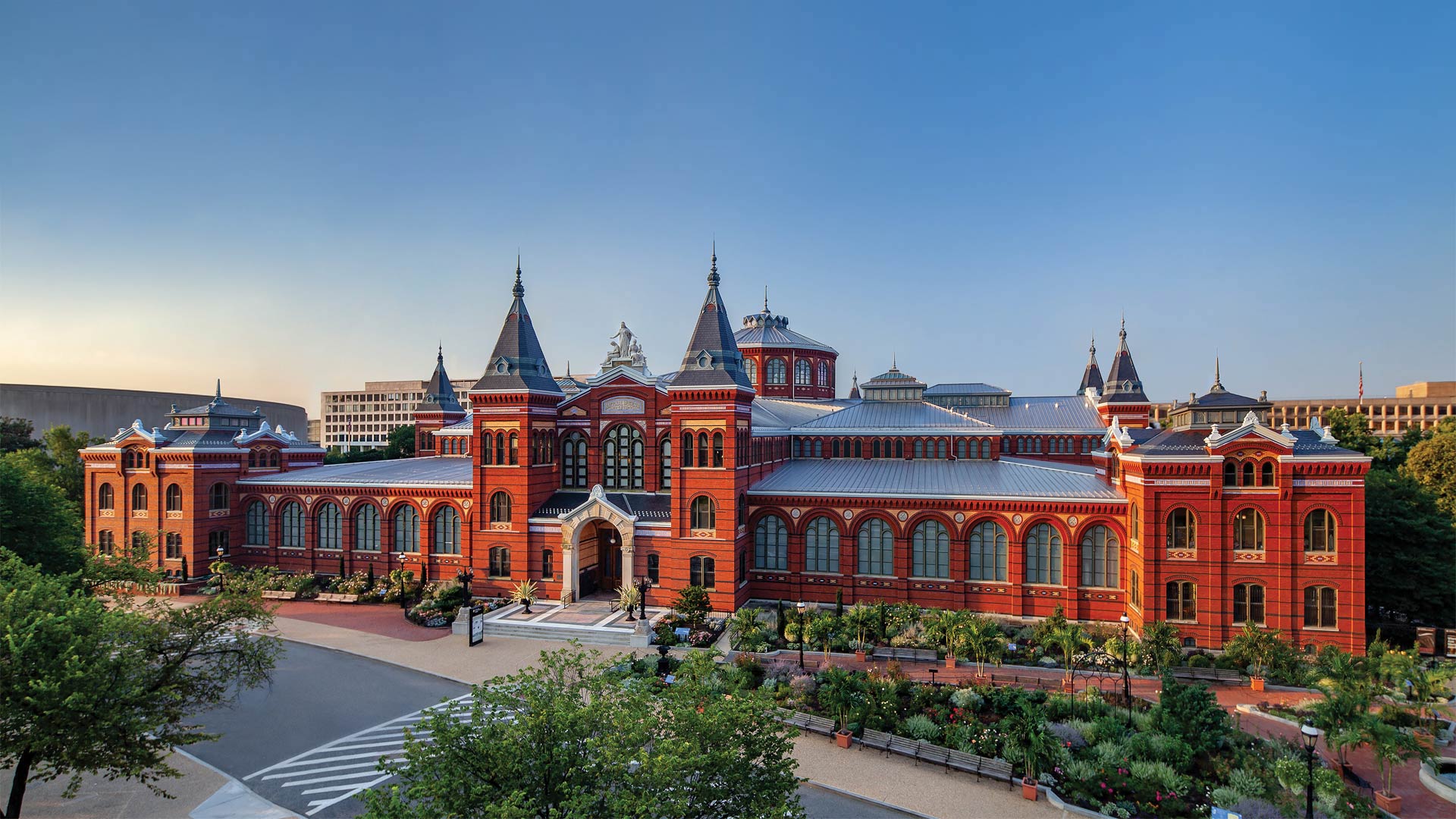 ｢スミソニアン博物館｣米国, ワシントン D.C. (© Ron Blunt/Courtesy Smithsonian) Bing Everyday Wallpaper 2021-08-10, k3JWwI [Bing Everyday Wall Paper 2021-08-10] url = http://www.bing.com/th?id=OHR.ArtsandIndustries_JA-JP7744595928_1920x1080.jpg