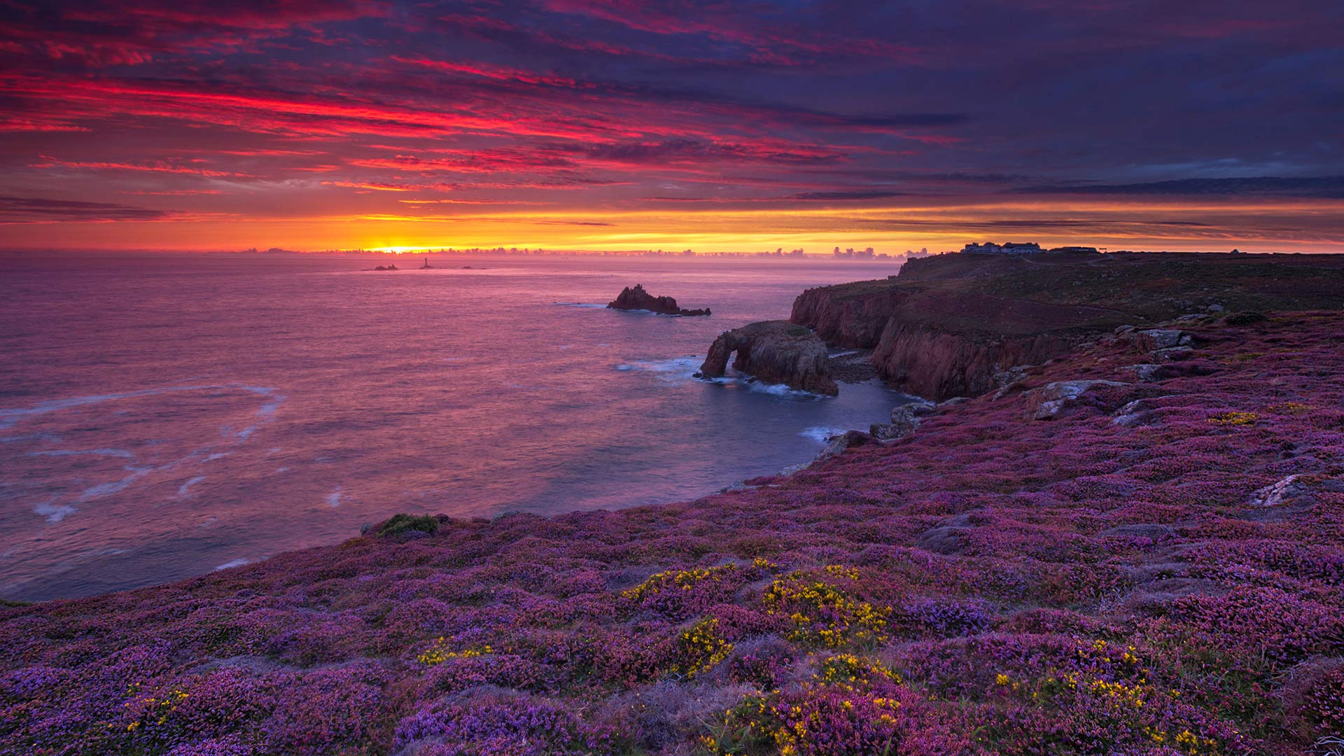 Sunset over Land's End, Cornwall in late summer (© Andrew Turner/Getty Images) Bing Everyday Wallpaper 2021-08-17, PfLT7p [Bing Everyday Wall Paper 2021-08-17] url = http://www.bing.com/th?id=OHR.LandsEndSunset_EN-GB8509885378_1920x1080.jpg