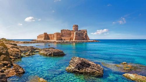 ｢カーポ・リッツートのレ・カステッラ城｣イタリア, カラブリア州 (© mRGB/Shutterstock) Bing Everyday Wallpaper 2021-09-19
/tmp/UploadBetaLFXzh2 [Bing Everyday Wall Paper 2021-09-19] url = http://www.bing.com/th?id=OHR.LeCastella_JA-JP3431455029_1920x1080.jpg

File Size (KB): 325.53 KB
Last Modified: November 26 2021 18:34:23

