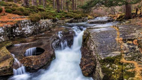 The Punch Bowl and Linn of Quoich, Braemar, Aberdeenshire (© AWL Images/DanitaDelimont.com) Bing Everyday Wallpaper 2021-09-27
/tmp/UploadBetaJePeoO [Bing Everyday Wall Paper 2021-09-27] url = http://www.bing.com/th?id=OHR.QuoichBowl_EN-GB4226391933_1920x1080.jpg

File Size (KB): 324.68 KB
Last Modified: November 26 2021 18:34:23
