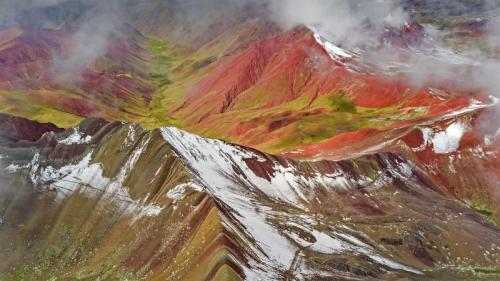 被白雪覆盖的彩虹山，秘鲁 (© Jude Newkirk/Amazing Aerial Agency) Bing Everyday Wallpaper 2021-11-29
/tmp/UploadBeta5Yei5Z [Bing Everyday Wall Paper 2021-11-29] url = http://www.bing.com/th?id=OHR.RainbowMountain_ZH-CN9670076890_1920x1080.jpg

File Size (KB): 335.13 KB
Last Modified: November 29 2021 00:00:04

