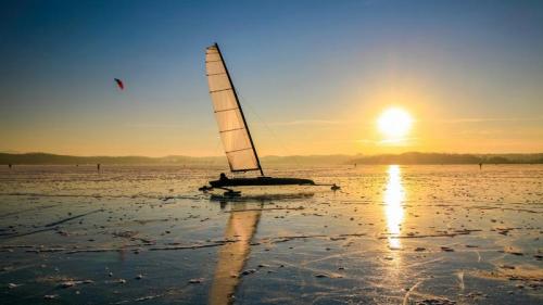 Eissegler auf dem Wörthsee, Bayern (© PK-Photos/iStock/Getty Images Plus/Getty Images) Bing Everyday Wallpaper 2021-12-31
/tmp/UploadBeta5dTkj3 [Bing Everyday Wall Paper 2021-12-31] url = http://www.bing.com/th?id=OHR.EisseglerWoerthsee_DE-DE0813690691_1920x1080.jpg

File Size (KB): 335.3 KB
Last Modified: December 31 2021 00:00:07
