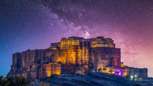 Mehrangarh Fort, Rajasthan, India (© Avigator Fortuner/Shutterstock) Bing Everyday Wallpaper 2022-01-01
/tmp/UploadBetadxmrx4 [Bing Everyday Wall Paper 2022-01-01] url = http://www.bing.com/th?id=OHR.MehrangarhFortIndia_ROW0185434273_1920x1080.jpg

File Size (KB): 326.34 KB
Last Modified: January 01 2022 00:00:03
